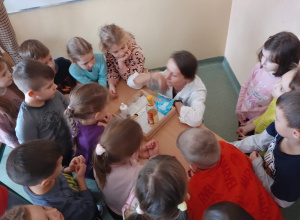 Przedszkolaki na zajęciach w Laboratorium Przyszłości