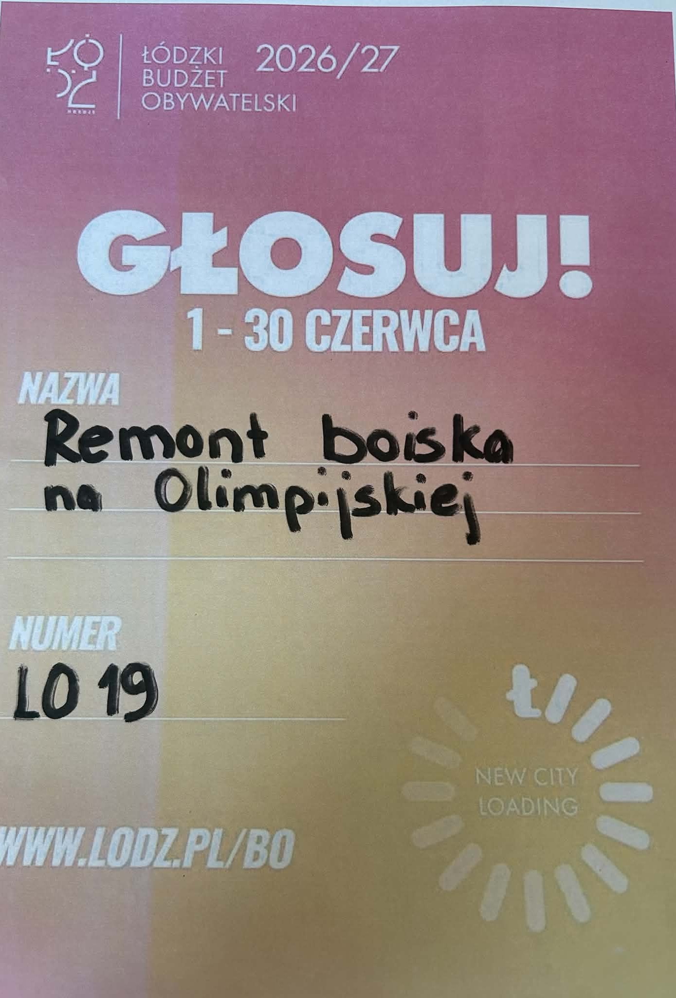 Grafika dotycząca Ł&oacute;dzkiego Budżetu Obywatelskiego. Głosuj! 1-30 czerwca na Remont boiska na Olimpijskiej. Numer &ndash; L0 19