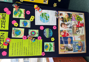 Życzenia, plakaty i prace plastyczne uczniów przygotowane przez świetlicę szkolną z okazji Dnia Ziemi.