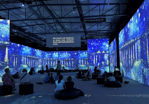 „Gwiaździsta noc” prezentowana na wystawie w technologii Digital Art. 360
