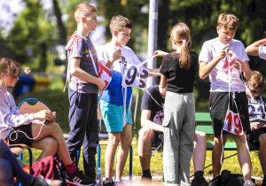 Drużyny podczas Rowerady w oczekiwaniu na kolejne rowerowe zmagania.