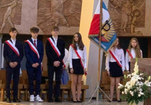 Msza święta w Kościele pw. Najświętszego Serca Jezusowego w intencji całej społeczności szkolnej