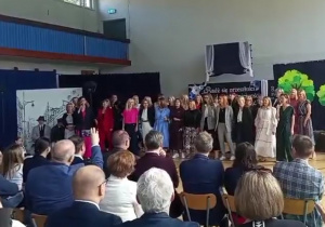 Występ nauczycieli Szkoły Podstawowej nr 137.