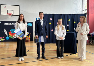 Wręczenie nagród i dyplomów laureatom i finalistom konkursów kuratoryjnych w roku szkolnym 2024-2025.