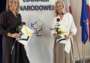 Pani Aleksandra Łysień i Pani Izabela Gutenplanwraz z pamiątkowym dyplomem