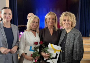 Pani Aleksandra Łysień i Izabela Gutenplan wraz z Panią Prezydent Hanną Zdanowska i Panią wiceprezydent Małgorzatą Moskwą – Wodnicką