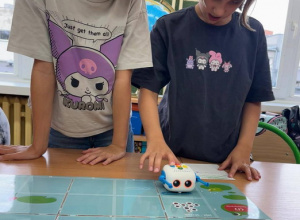 Uczniowie klasy 3A zakończyli udział w projekcie edukacyjnym „Koduję, eksperymentuję, liczę”.