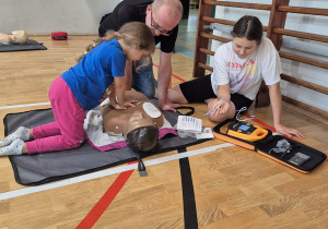 W czasie RKO wykorzystujemy również AED