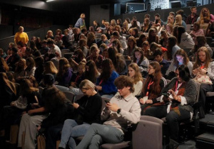 Wolontariusze z naszej szkoły biorą udział w spotkaniu z młodymi prelegentami podczas Forum Łódka Wolontariatu.