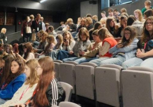 Wolontariusze z naszej szkoły biorą udział w spotkaniu z młodymi prelegentami podczas Forum Łódka Wolontariatu.
