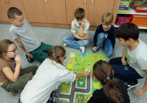 Kodowanie z wykorzystaniem robota Zosia zakupionego z funduszów Unii Europejskiej.