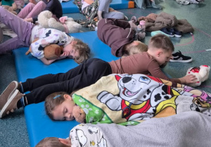 „Misiowa” relaksacja przy dźwiękach łagodnej muzyki.