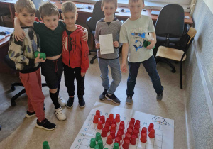 Uczniowie klasy pierwszej na kole EKOkodera w ramach projektu.