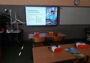 Fizyka w wirtualnej rzeczywistości – niezwykłe lekcje z okazji Dnia Ziemi w klasach 7-8