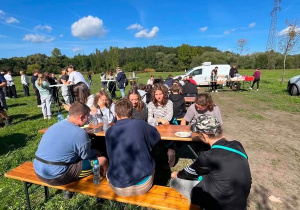 Piknik w trakcie akcji Sprzątania świata.
