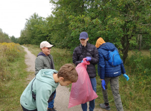 Sprzątanie Świata z Radą Osiedla Karolew – Retkinia Wschód